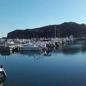 En El Puerto De Llança! Apartamento Llançà